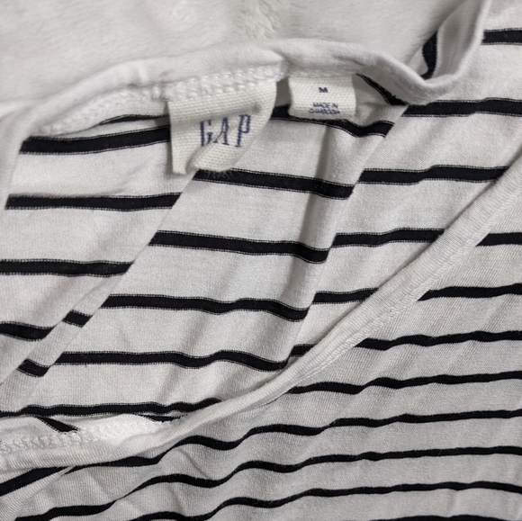 GAP Long Sleeve Striped V-neck, Size M - Picture 3 of 5